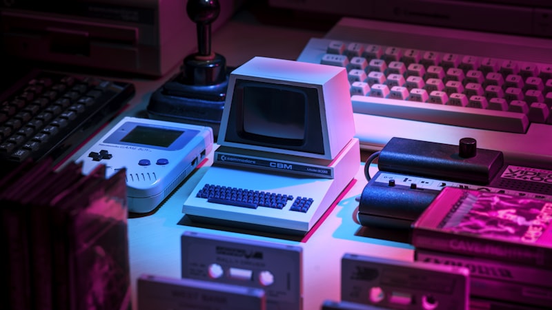 会员特权与情感成长体系展示 - 不同等级星域与特权徽章